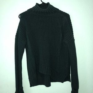 Super cute dark green cozy turtle neck